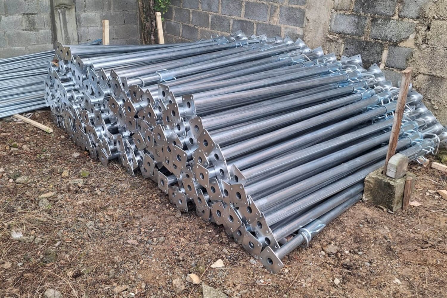 alquiler y venta de puntales elenma construcciones